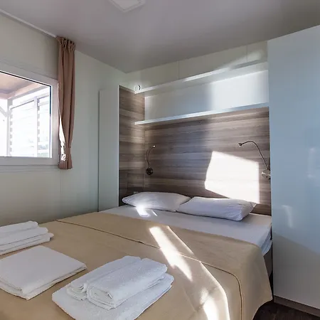 Kamp Porton Biondi Mobile Homes Hotel